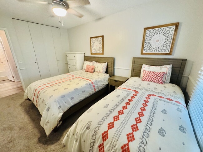 Building Photo - Furnished Chic & Spacious 2BR/2BA Condo Oasis in St. Louis Park – 1,160 Sq Ft of Modern Living!