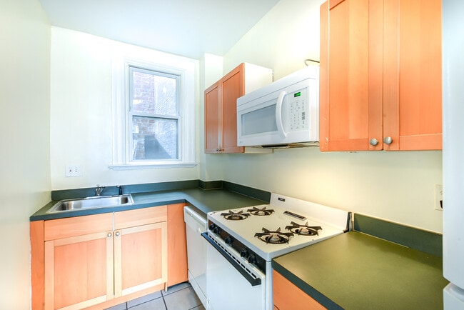 Building Photo - 3116 13th St NW