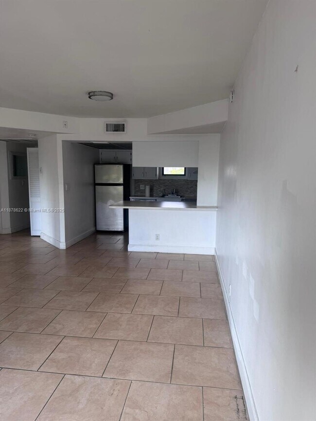 Building Photo - 8290 Lake Dr