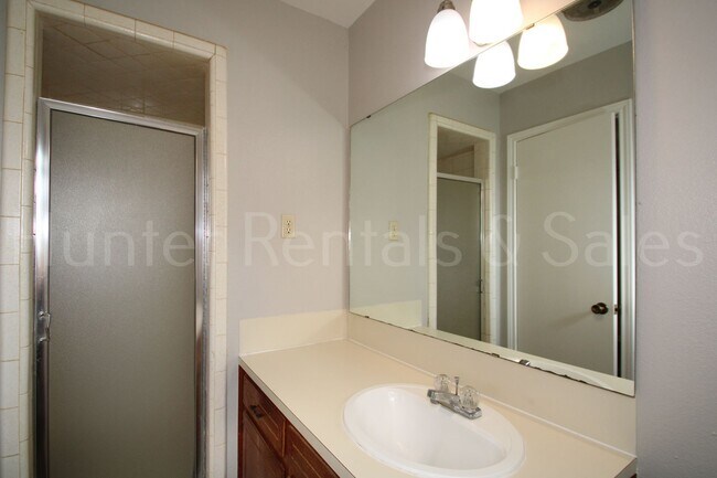 Building Photo - Charming North Killeen Home