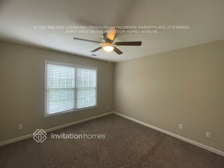 Building Photo - 3843 Laurel Dr NW
