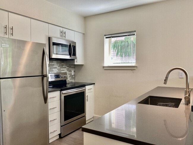 Building Photo - 1bd/1ba Seattle Condo