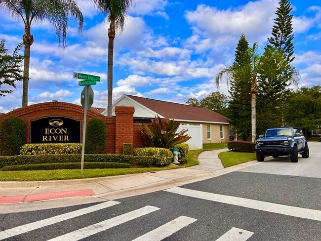 Building Photo - PRICE REDUCED!! Beautifully Updated 4 bed ...