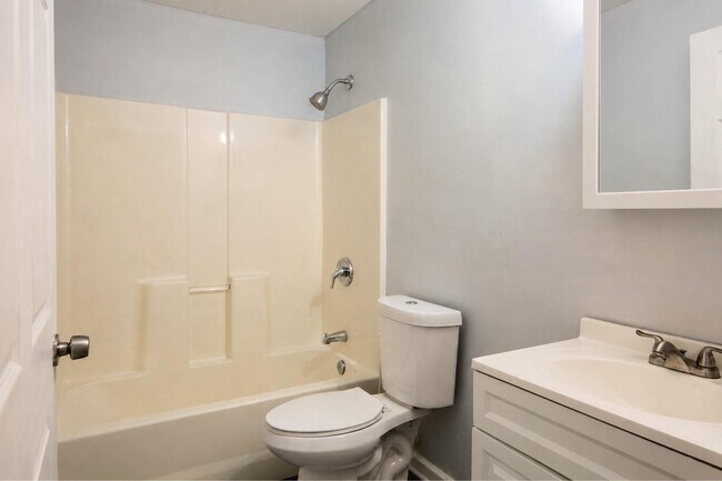 Building Photo - 3908 Love Ave