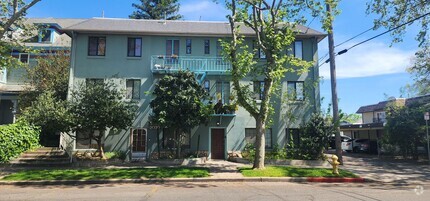 Building Photo - Greenbriar Apartments