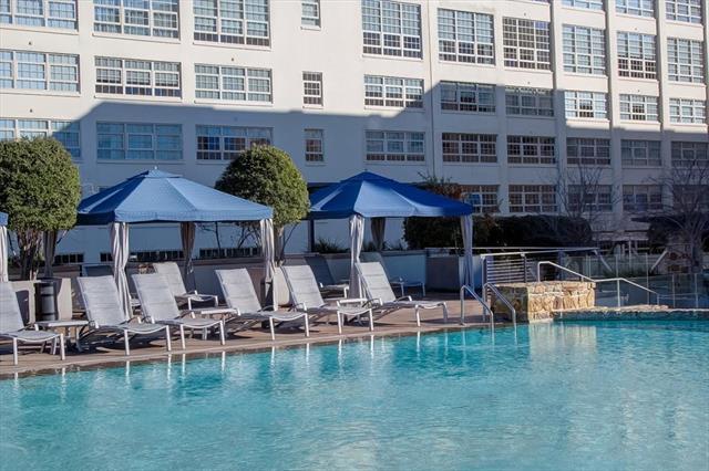 Building Photo - 2600 W 7th St