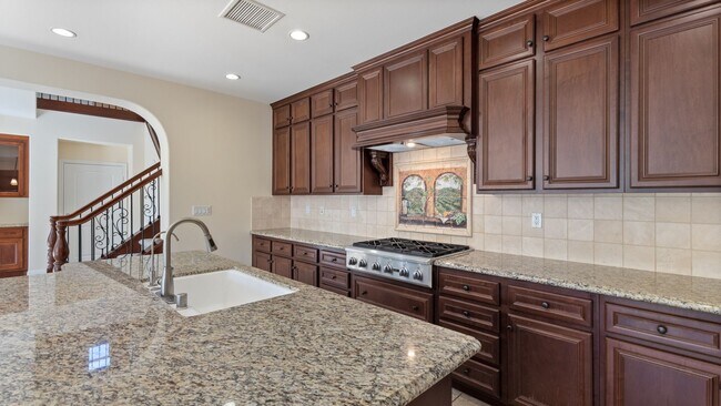 Building Photo - Stunning 4 Bedroom Home in Aliso Viejo!