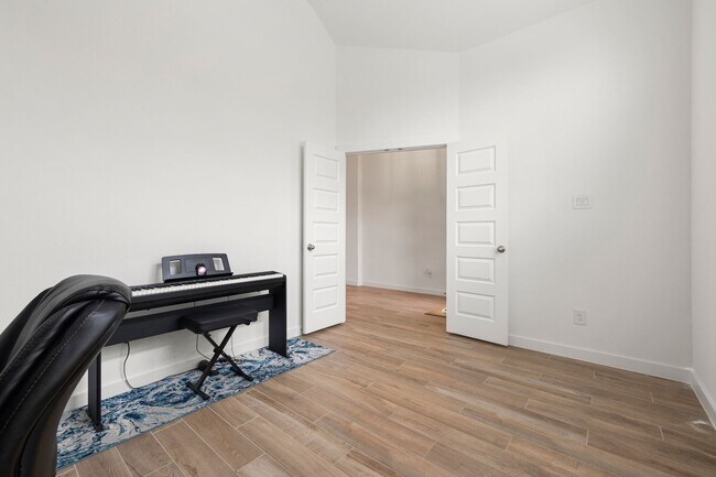 Building Photo - 6722 Waxbill Rd
