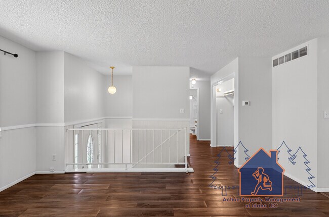 Building Photo - 510 Elmwood Dr
