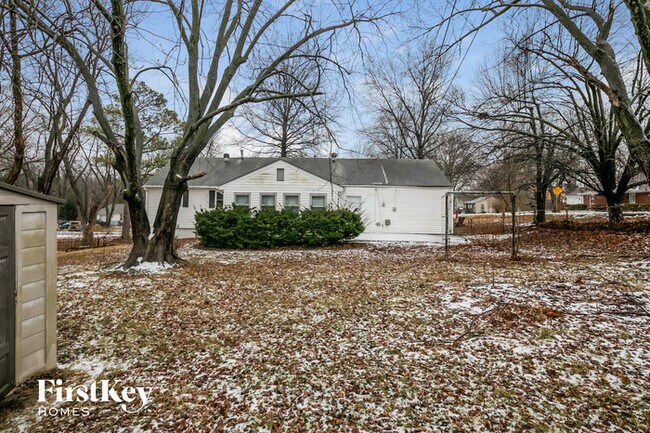 Building Photo - 2 NE Ferrell Ln