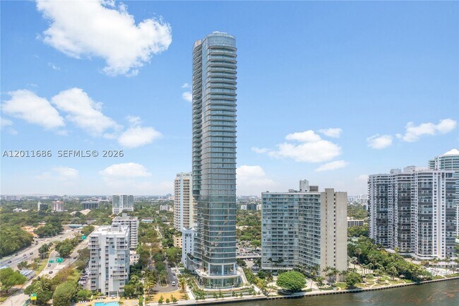 Building Photo - 175-125 3303