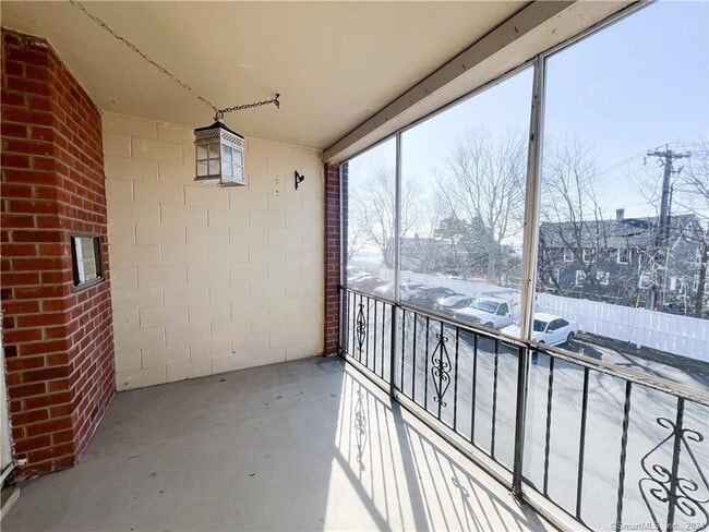 Building Photo - 185 Melba St