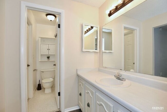 Building Photo - Spacious 1/1 Condo Located in the Royal Arms Condominium - Altamonte Springs