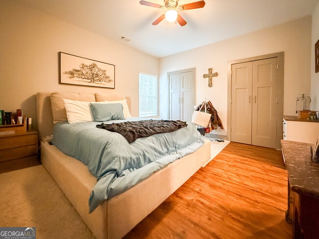 Building Photo - 270 Townview Dr