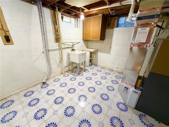 Building Photo - 211 Magnolia Ave