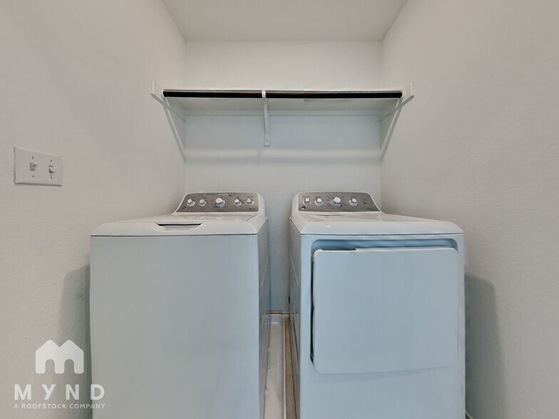 Building Photo - 7125 Spotted Leaf Wy