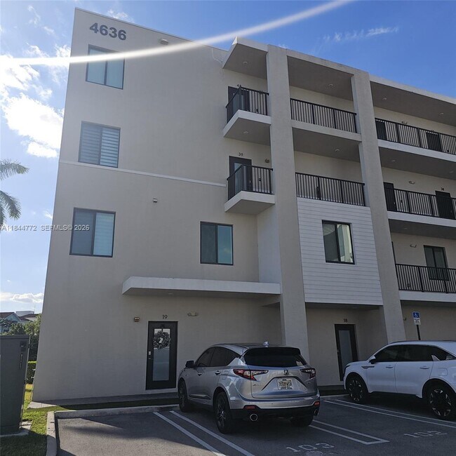 Building Photo - 4636 NW 84th Ave