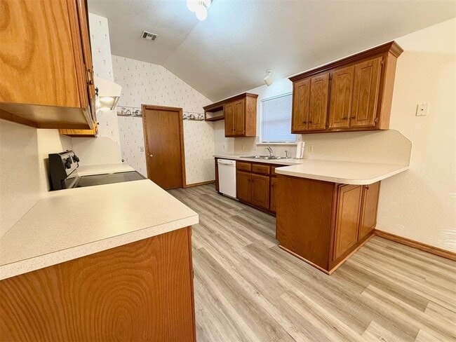 Building Photo - 405 Edwards Dr