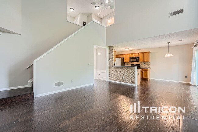 Building Photo - 570 Lullingstone Dr SE