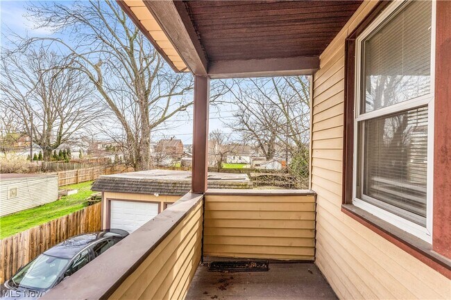 Building Photo - 2225 Oak Park Ave