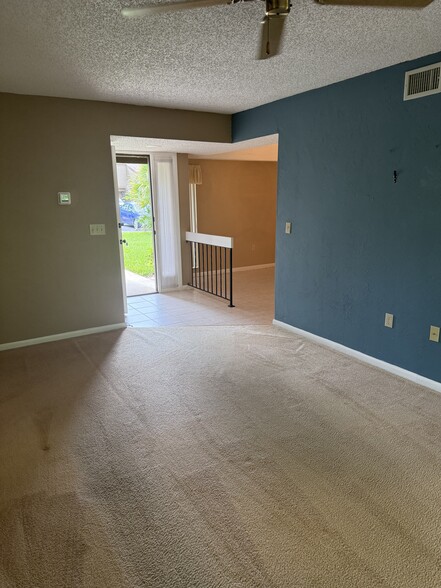 Building Photo - 3 Southbury Ct