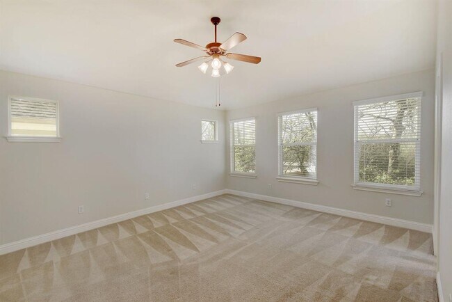 Building Photo - 1821 Village Oak Ct