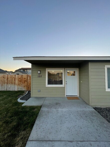 Building Photo - 601 S Kent St