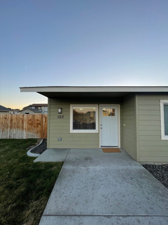 Building Photo - 601 S Kent St