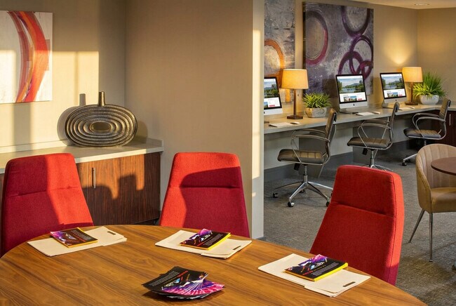 Building Photo - 2000 U.S. 29-SI ID1511358P