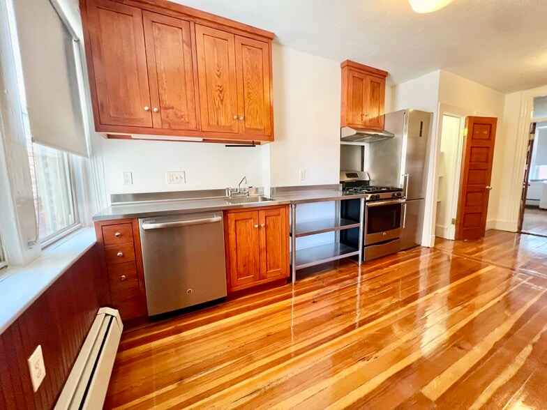 Building Photo - 9 Thacher Ct