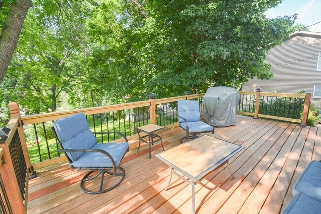 Building Photo - Well-Located 4BR Home in NW Rochester – Country Club Manor