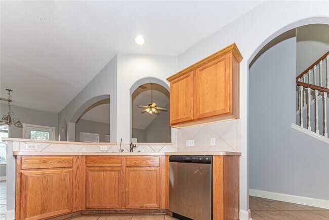 Building Photo - 20106 Lakespire Dr