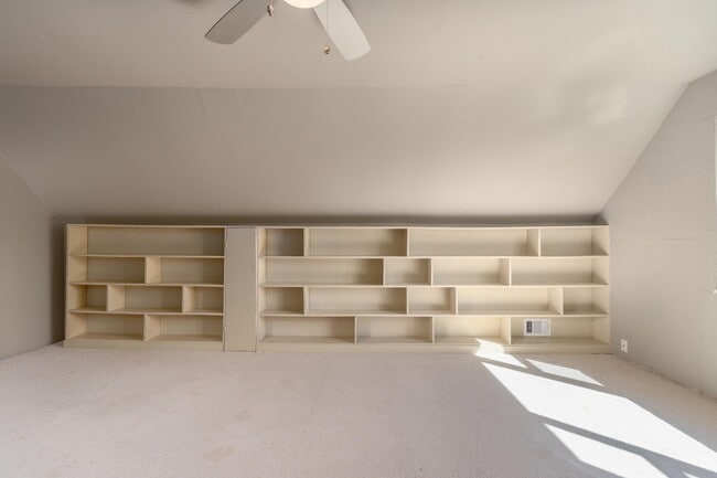 Building Photo - 6221 Walhonding Rd