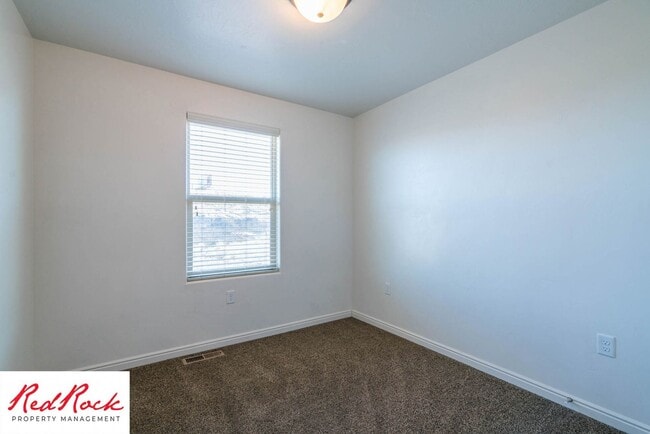 Building Photo - Dog Friendly, Stunning home in Southgate T...