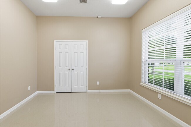 Building Photo - 8234 Hall View Dr