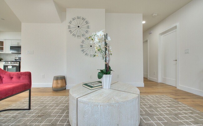 Building Photo - 11726 Hamlin St