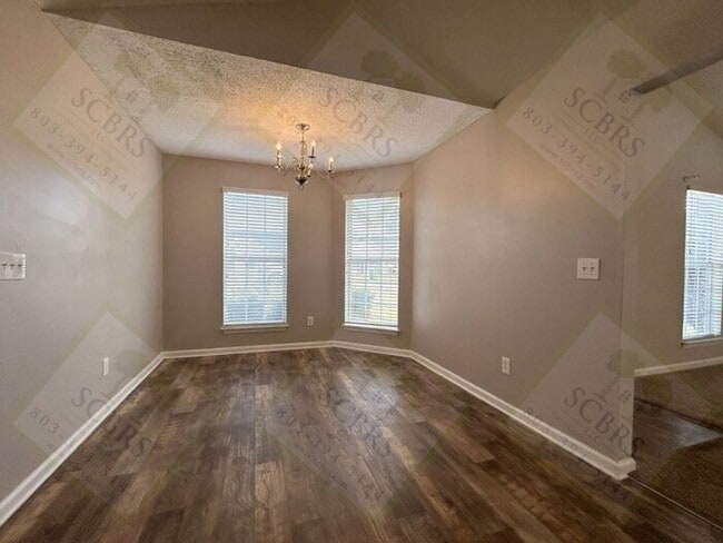 Building Photo - 352 White Gables Dr