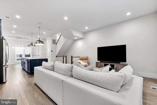 Building Photo - 147 Prairie Ln