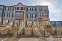 Building Photo - 1470 Samuel St