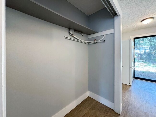 Building Photo - 519 Cinderella Loop