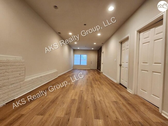 Building Photo - 2269 Ridgemont Dr