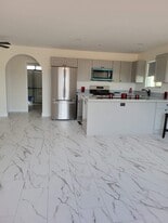 Building Photo - 8396 E Stevens Dr