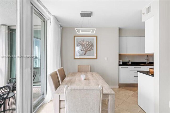 Building Photo - 16500 Collins Ave