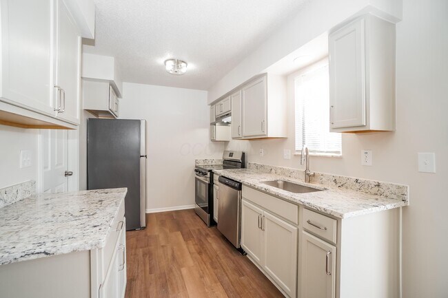 Building Photo - 5761 Ricardo Dr