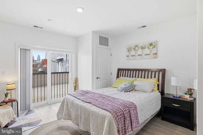 Building Photo - 915 N Broad St