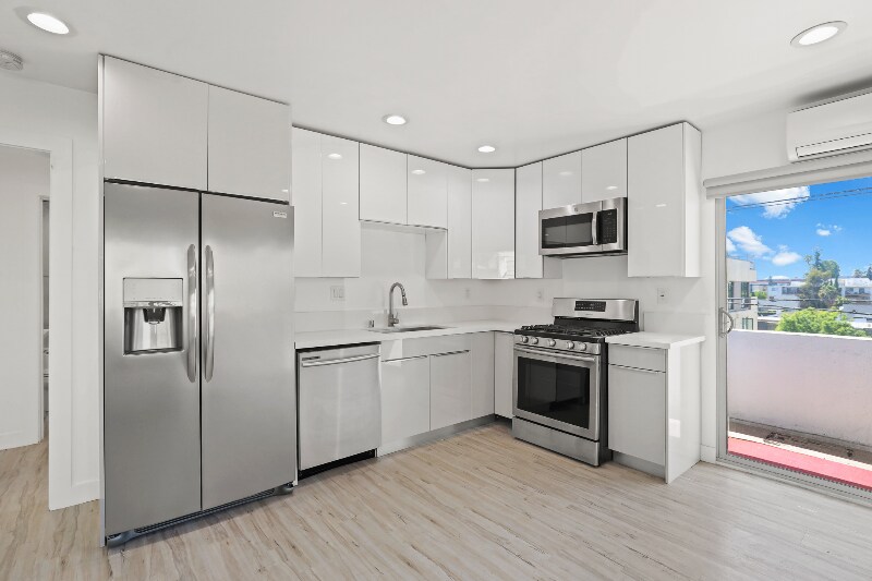 Building Photo - 249 S Coronado St