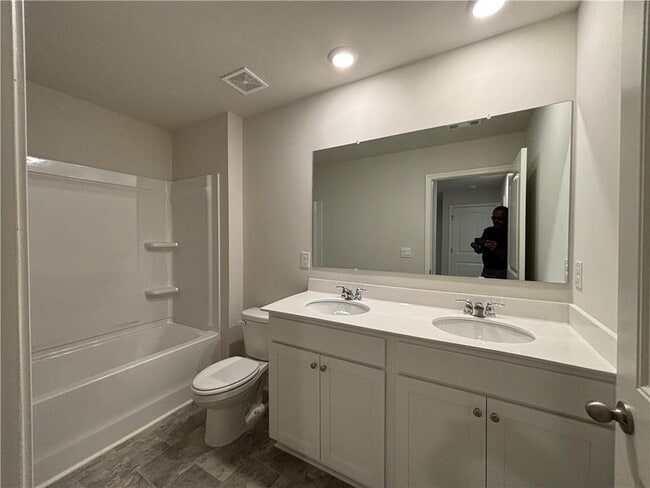 Building Photo - 472 Stoneybrook Dr
