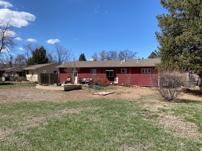 Building Photo - STUDENTS WELCOME! 4 Bed 2 Bath Ranch House...