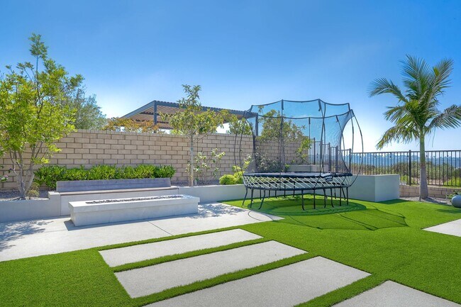 Building Photo - 13710 Goldenpine Trl