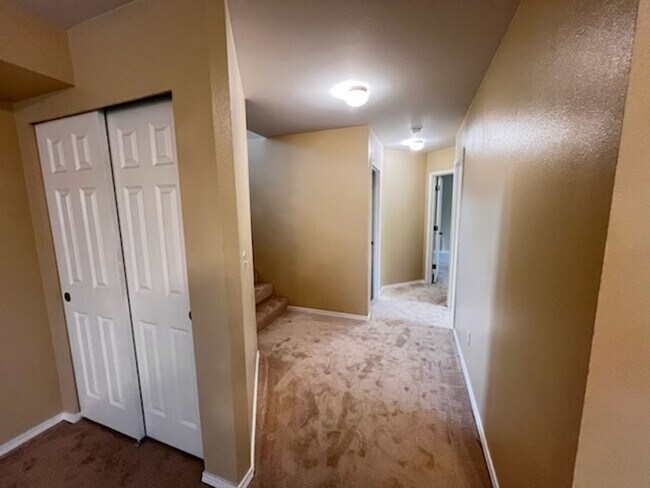 Building Photo - Elegant home in UP with primary bedroom suite on main level